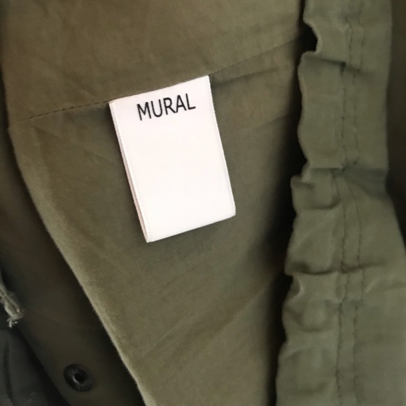 Mural military inspired short sleeved jacket - Picture 11 of 13